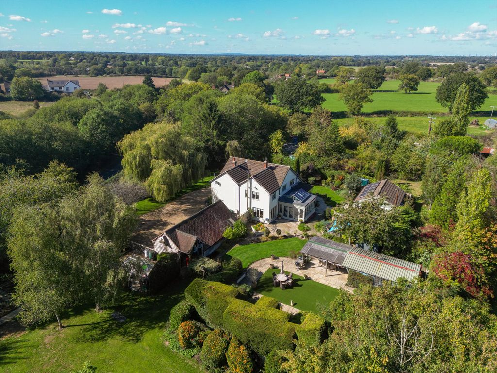 5 bed detached house for saleOldwich Lane East, Fen End, Kenilworth, Warwickshire CV8