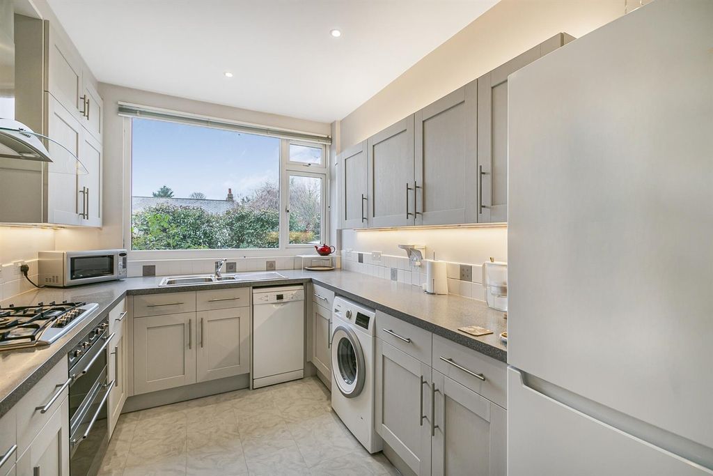 Additional image 9 of 4 bed town house for salePark Road, Kingston Upon Thames KT2