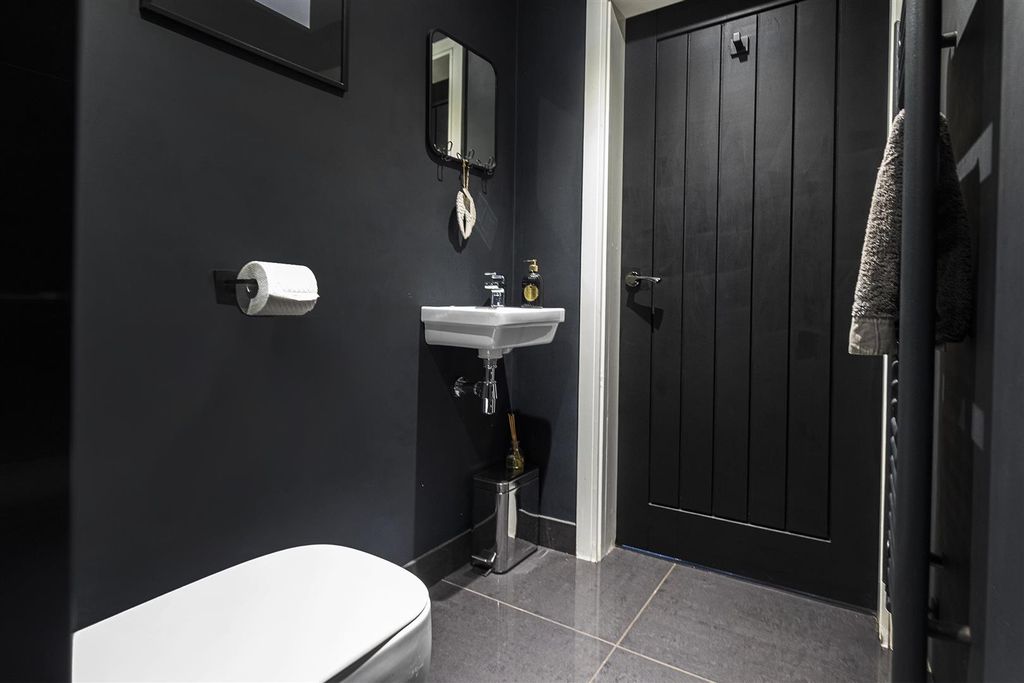 Additional image 31 of 4 bed detached house for saleOakfield Road, Birkby, Huddersfield HD2