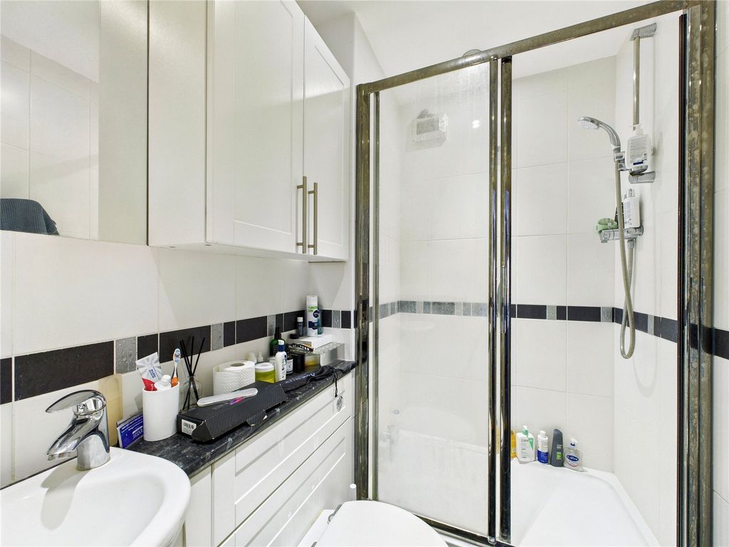Additional image 7 of 2 bed flat for saleNeptune Square, Ipswich, Suffolk IP4