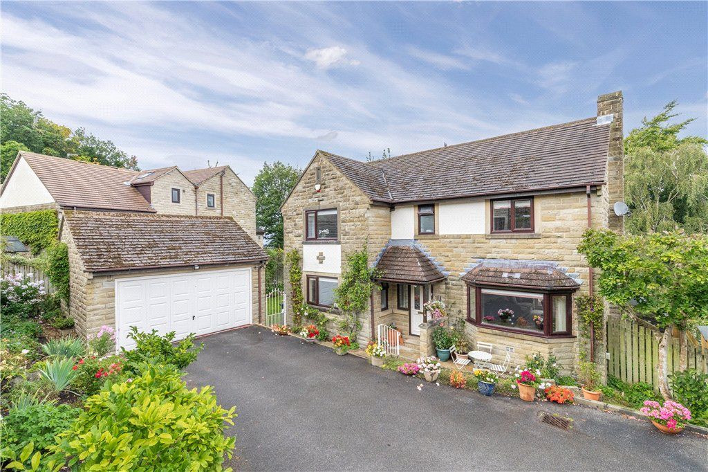 4 bed detached house for saleWestwood Rise, Ilkley, West Yorkshire LS29