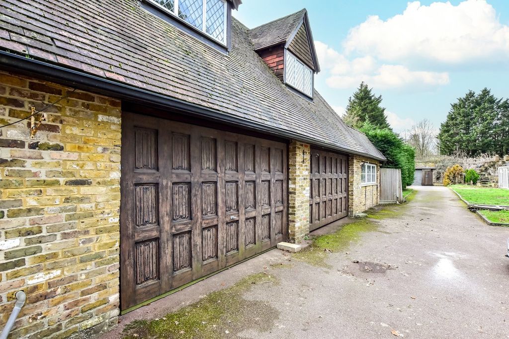 Additional image 5 of 7 bed semi-detached house for saleWarren Lodge, Iver Heath SL0