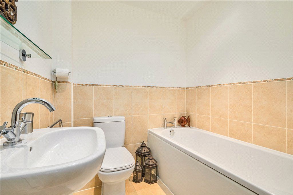 Additional image 12 of 2 bed flat for saleThe Crescent Apartments, Crescent Court, Ilkley, West Yorkshire LS29