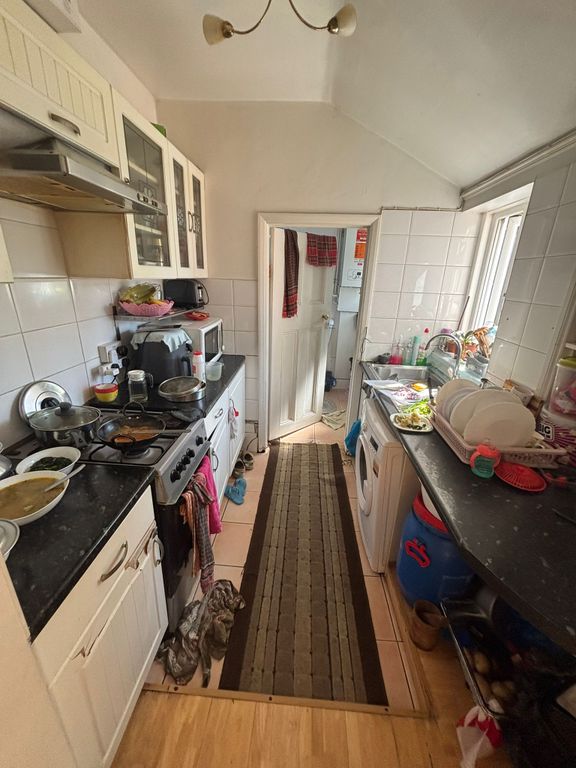 Additional image 6 of 2 bed flat for saleRedcliffe Gardens, Ilford IG1