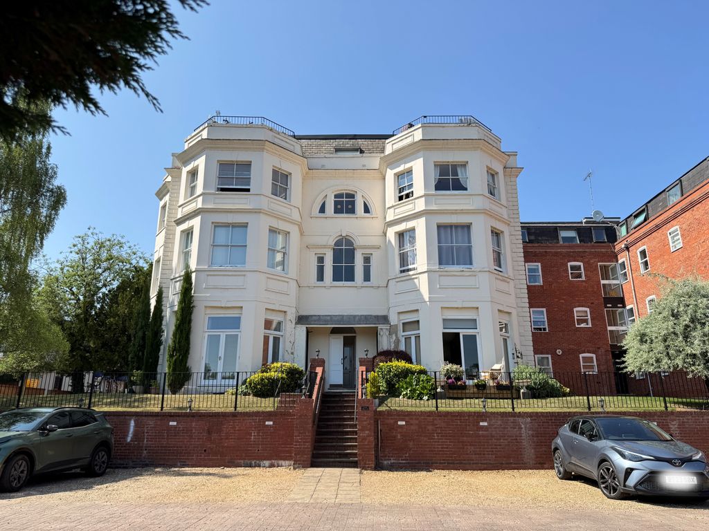 1 bed flat for saleKenilworth Hall, Bridge Street, Kenilworth CV8