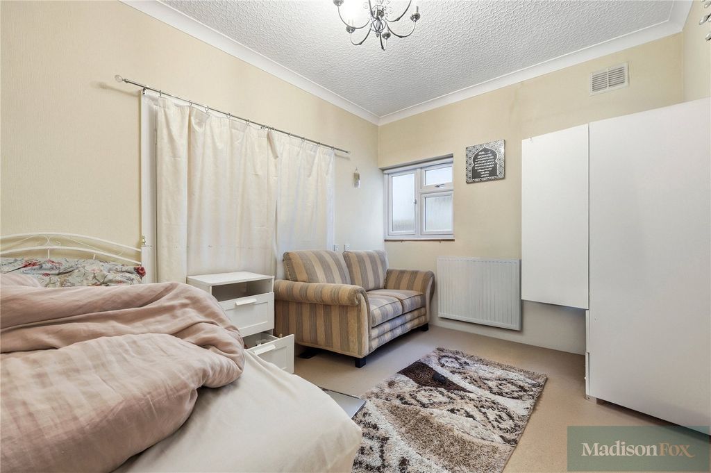 Additional image 22 of 4 bed detached house for saleTomswood Road, Chigwell, Essex IG7