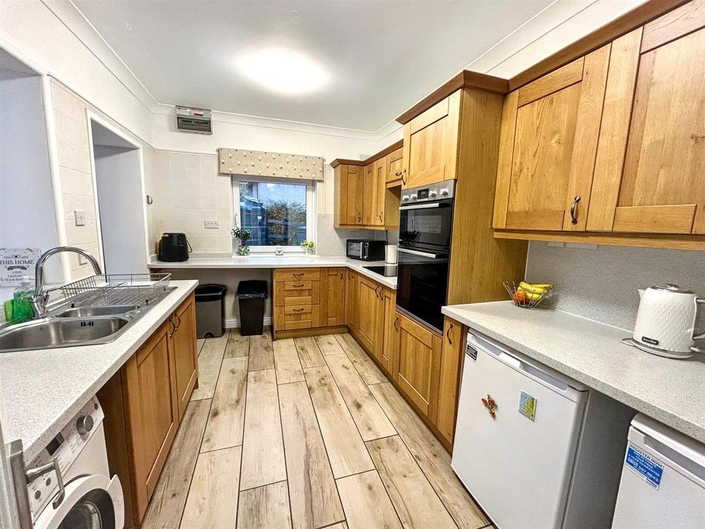Additional image 8 of 3 bed detached bungalow for saleMeinciau Road, Mynyddygarreg, Kidwelly SA17