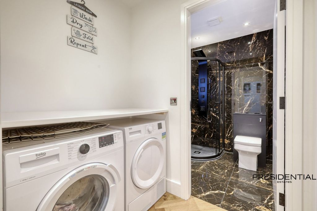 Additional image 17 of 5 bed property for saleKenwood Gardens, Gants Hill IG2