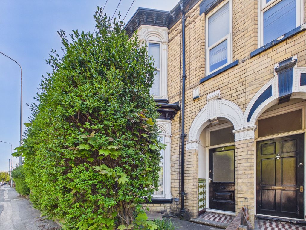 2 bed flat for saleSpring Bank West, Hull HU3