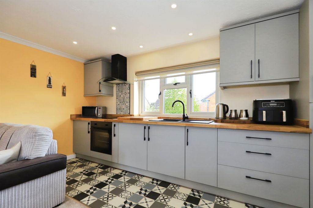 Additional image 7 of 1 bed flat for saleTutors Way, Kidderminster DY10