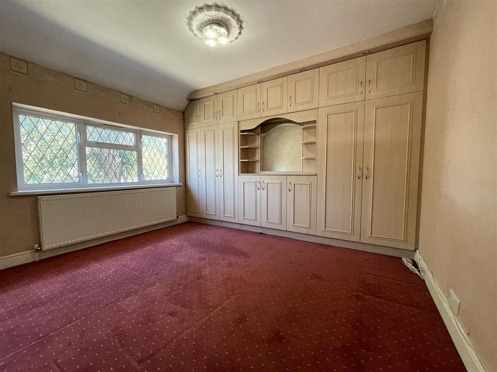 Additional image 2 of 3 bed semi-detached house for saleGresham Road, Hounslow TW3