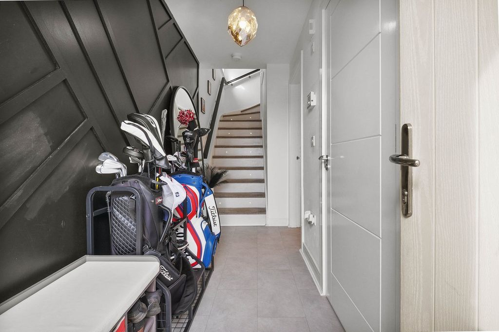 Additional image 8 of 3 bed villa for saleJoan Kelly Place, Irvine KA11