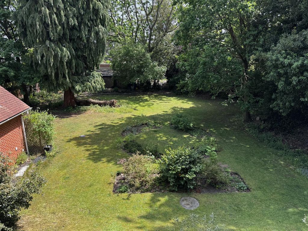 Additional image 23 of 2 bed flat for saleWesterfield Road, Ipswich IP4