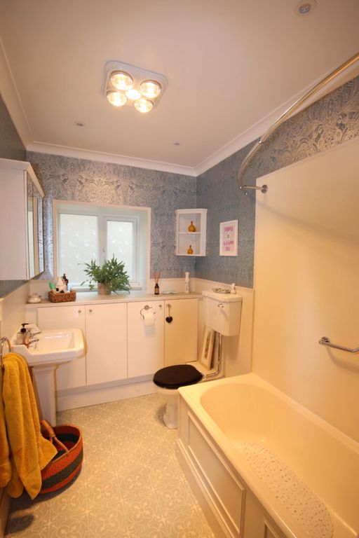 Additional image 13 of 2 bed flat for saleFlat 2, 6 Bishop Terrace, Rothesay PA20