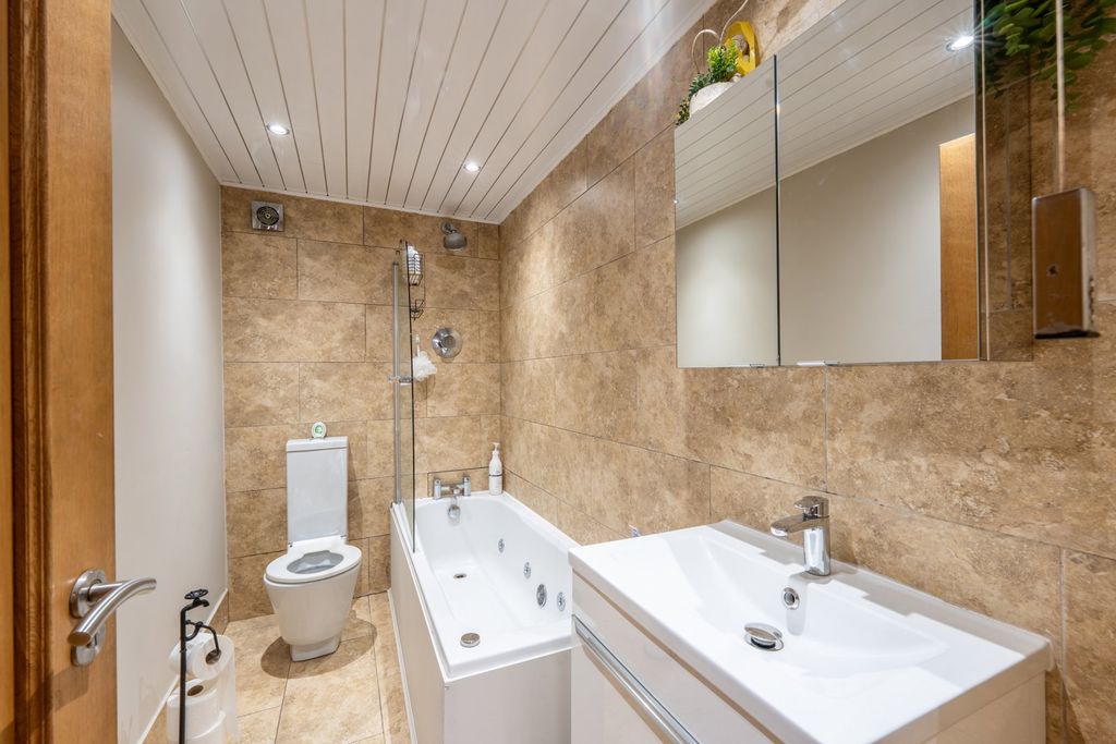 Additional image 18 of 2 bed flat for saleFactory Road, Kirkcaldy KY1