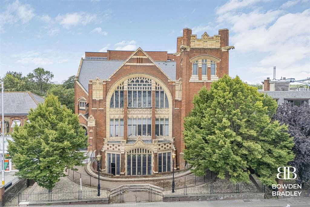 Additional image 2 of 3 bed flat for saleCranbrook Road, Ilford IG1