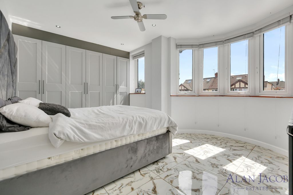 Additional image 12 of 5 bed bungalow for saleJerningham Avenue, Clayhall IG5
