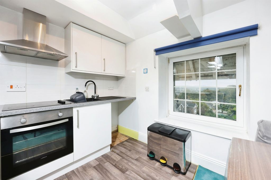 Additional image 9 of 2 bed flat for saleCrescent Road, Ivybridge PL21