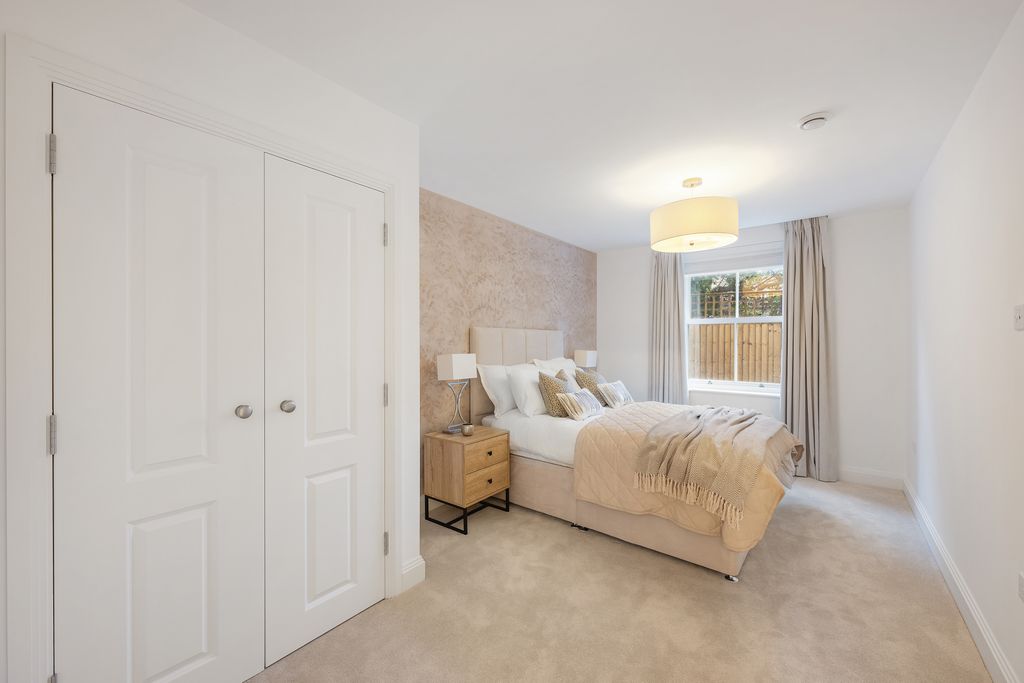 Additional image 6 of 3 bed flat for saleShalford Lodge, Kingston Hill, Kingston Upon Thames KT2