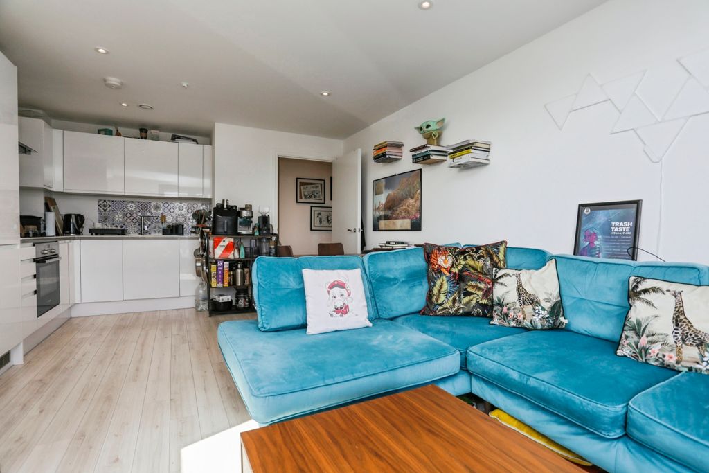 Additional image 6 of 2 bed flat for saleKey Street, Ipswich IP4