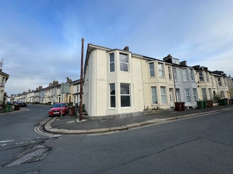 Oxford Terrace, Plymouth PL1