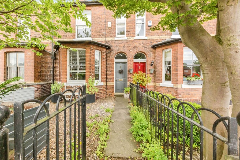 4 bed terraced house for saleBexton Road, Knutsford, Cheshire WA16