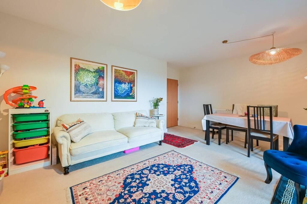 Additional image 4 of 3 bed flat for saleClarence Avenue, Gants Hill IG2