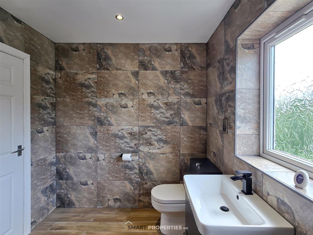 Additional image 33 of 5 bed detached house for saleGreenroyd Croft, Huddersfield HD2