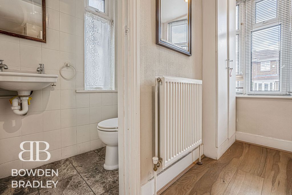 Additional image 13 of 5 bed property for saleAbbotswood Gardens, Clayhall IG5