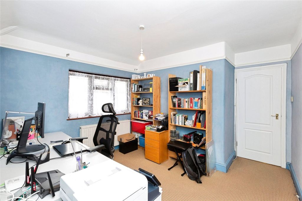 Additional image 18 of 5 bed end terrace house for saleTomswood Hill, Ilford IG6
