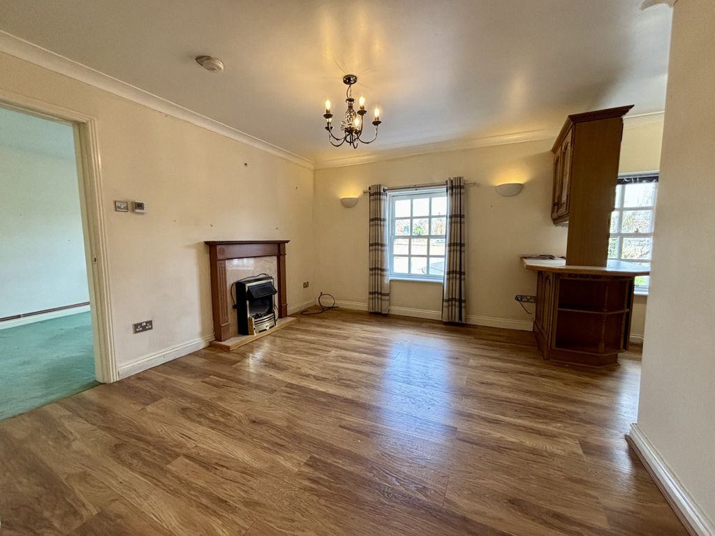 Additional image 6 of 7 bed block of flats for salePark Lane, Kidderminster DY11