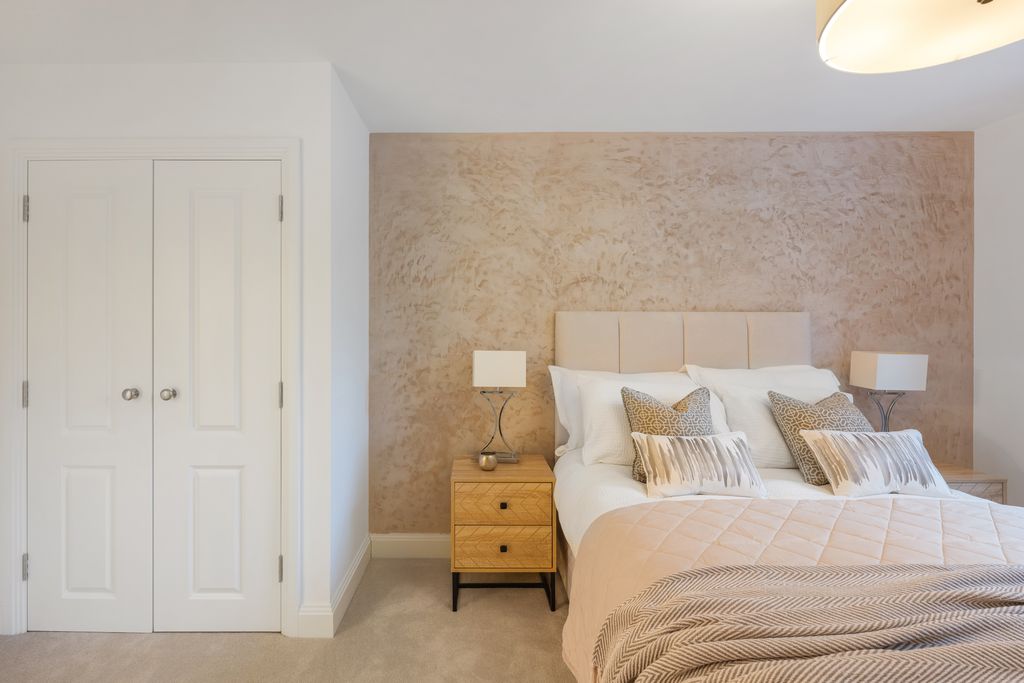 Additional image 7 of 3 bed flat for saleShalford Lodge, Kingston Hill, Kingston Upon Thames KT2