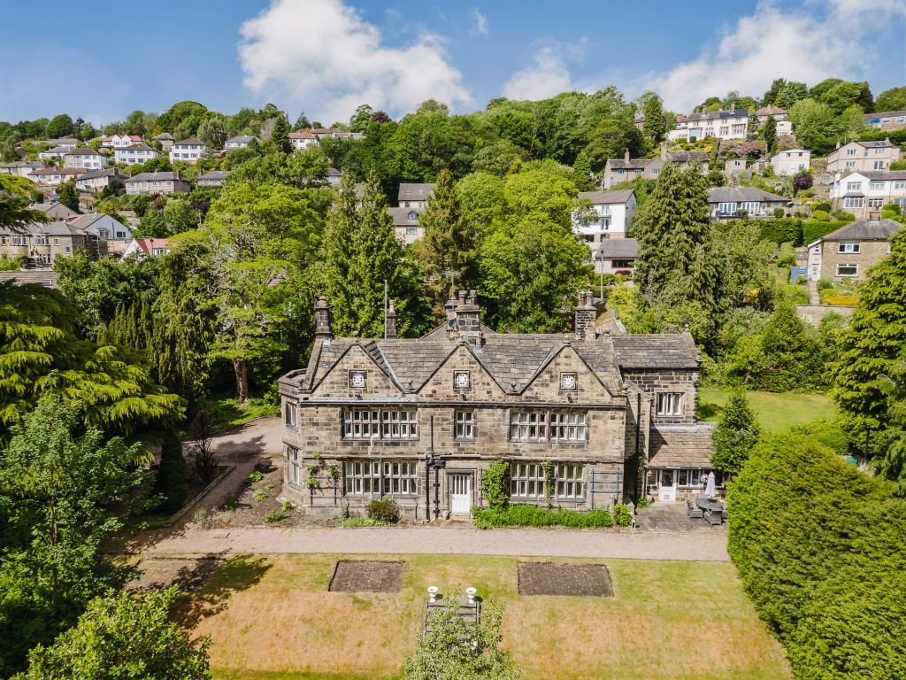 6 bed detached house for saleScott Lane, Riddlesden, Keighley BD20