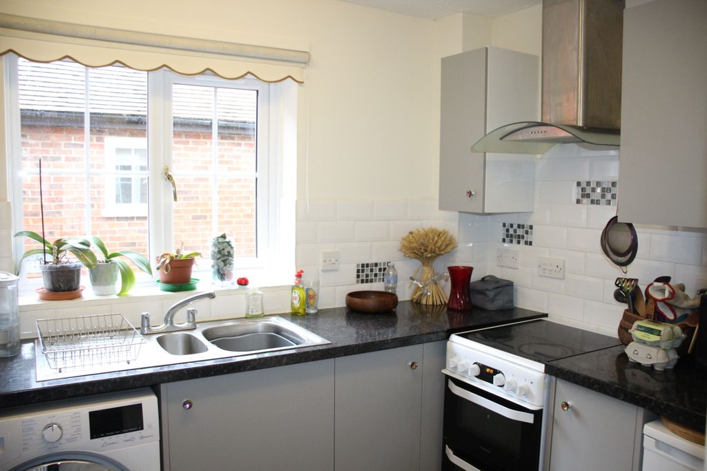 Additional image 2 of 1 bed flat for saleCrown Mews, Hungerford RG17