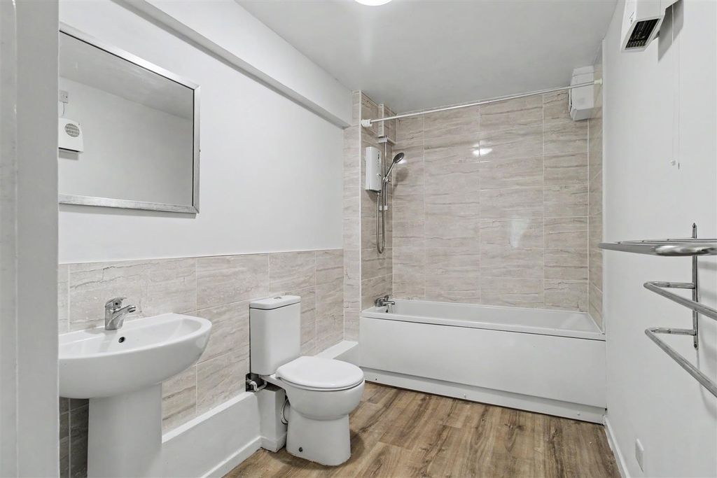 Additional image 5 of 2 bed flat for saleThe Maltings, Swiss Terrace, King's Lynn PE30