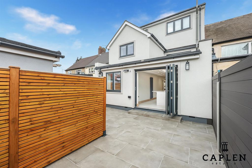 Additional image 17 of 2 bed flat for saleNew North Road, Ilford IG6