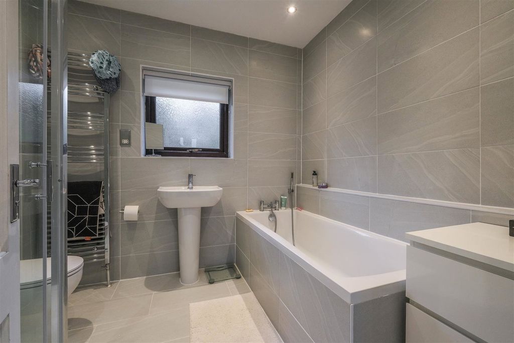 Additional image 15 of 4 bed detached house for salePrince Wood Lane, Huddersfield HD2