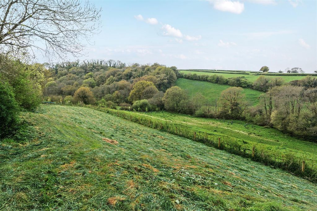 5 bed barn conversion for saleEarlscombe Barns, Bittaford PL21 photo 2
