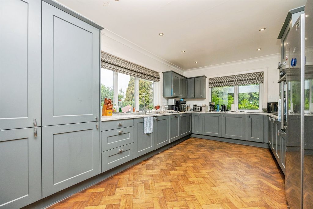 Additional image 4 of 6 bed detached house for saleHillgrove Crescent, Kidderminster DY10