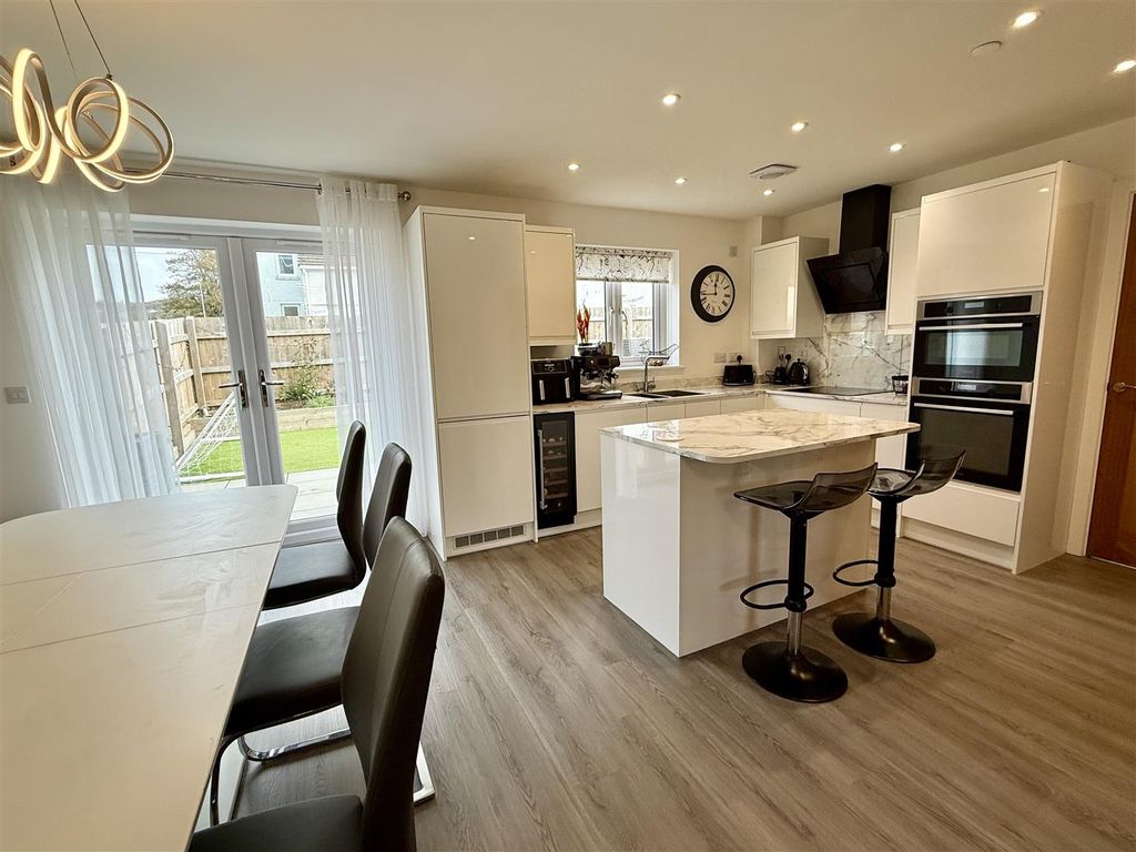 Additional image 3 of 4 bed detached house for saleGerddi Gwenllian, Mynyddygarreg, Kidwelly SA17