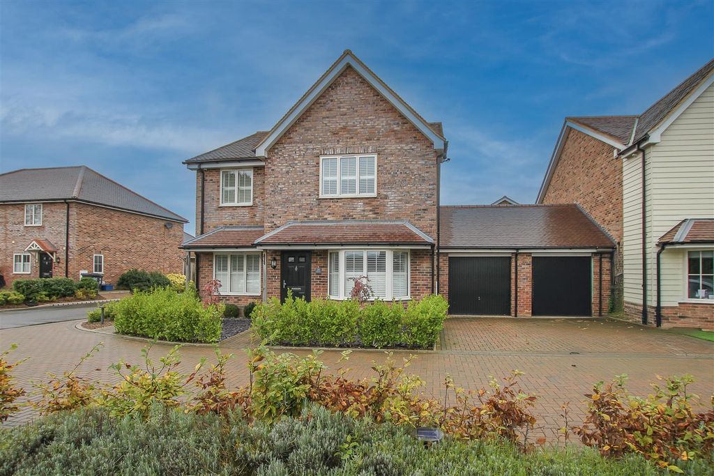4 bed detached house for saleLittle Ridings Lane, Ingatestone CM4