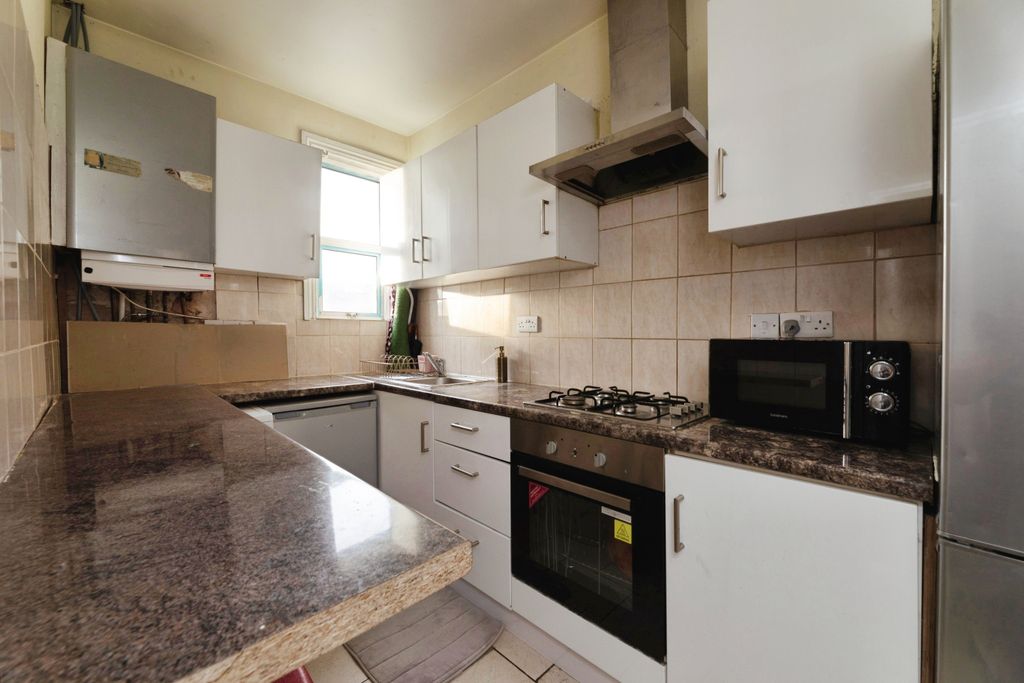 Additional image 11 of 7 bed semi-detached house for saleGrosvenor Road, Ilford IG1