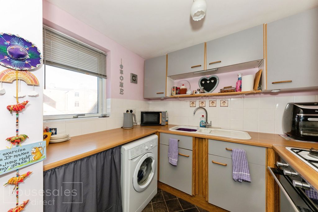 Additional image 11 of 1 bed flat for saleManor Court Manor Avenue, Grimsby DN32