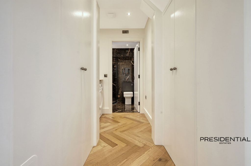 Additional image 18 of 5 bed property for saleKenwood Gardens, Gants Hill IG2