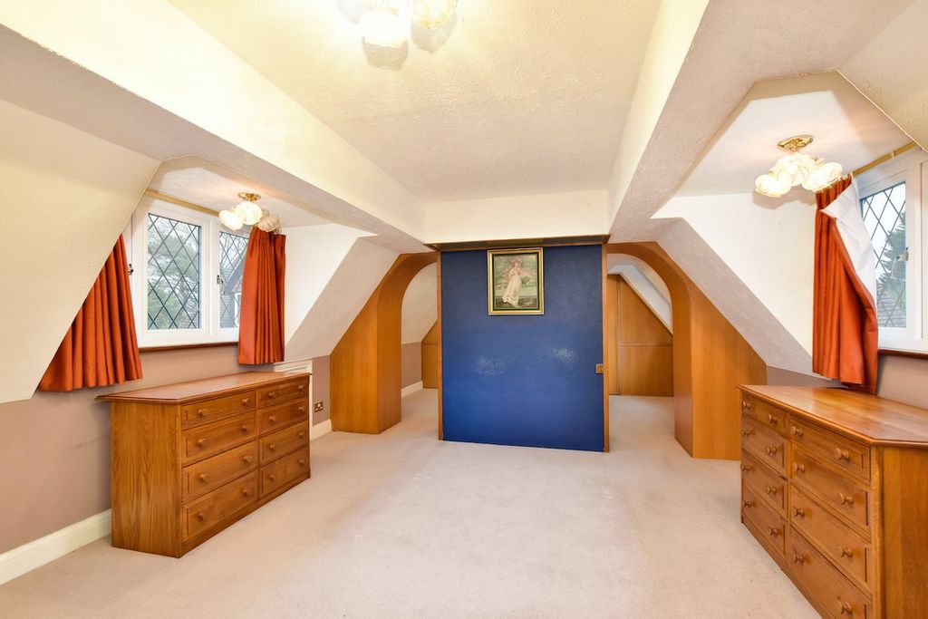 Additional image 8 of 7 bed semi-detached house for saleWarren Lodge, Iver Heath SL0