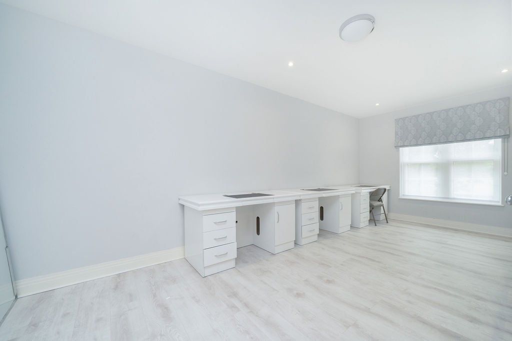 Additional image 18 of 6 bed detached house for saleNorthumberland Walk, Richings Park SL0