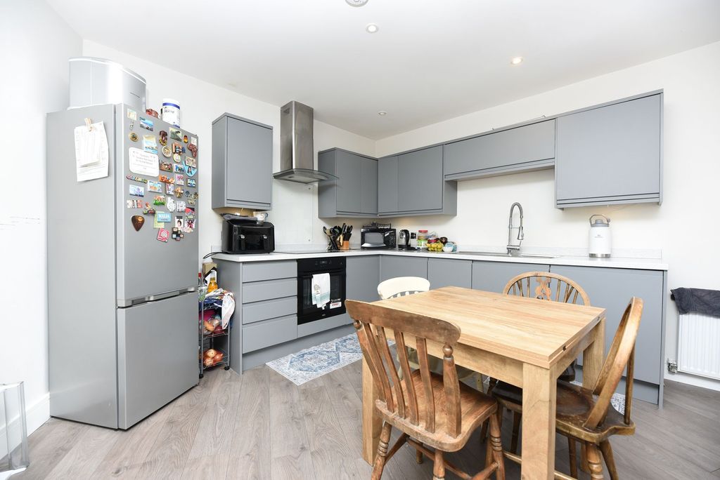 Additional image 3 of 2 bed flat for sale12 Ferrars Road, Huntingdon PE29