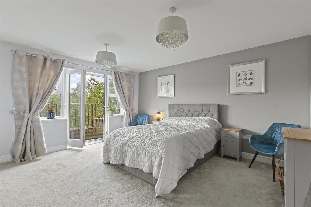 Additional image 22 of 5 bed property for saleCollege Drive, Ilkley LS29