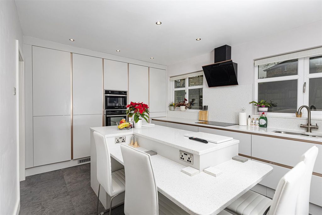 Additional image 2 of 5 bed detached house for saleThe Ghyll, Fixby, Huddersfield HD2