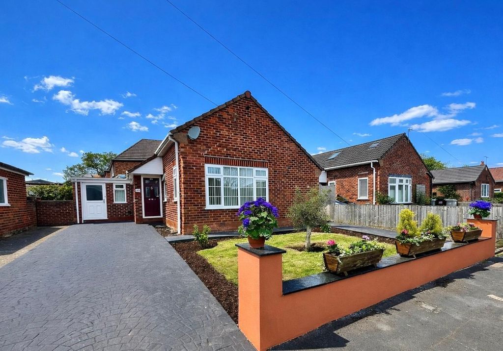 2 bed detached bungalow for saleParkgate, Knutsford WA16